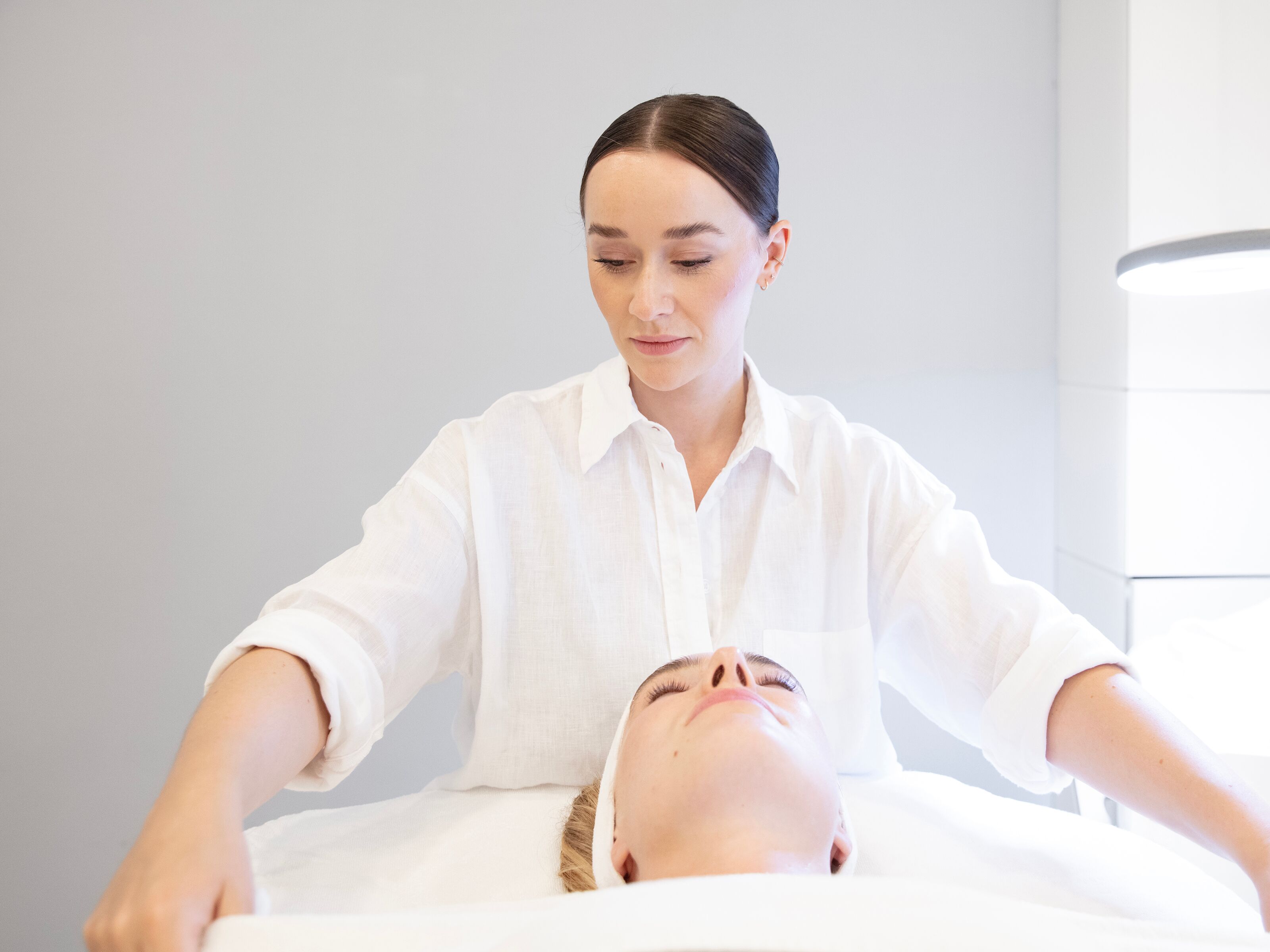 Sculptural Face Lifting JAN WAGNER Haare Lifestyle      