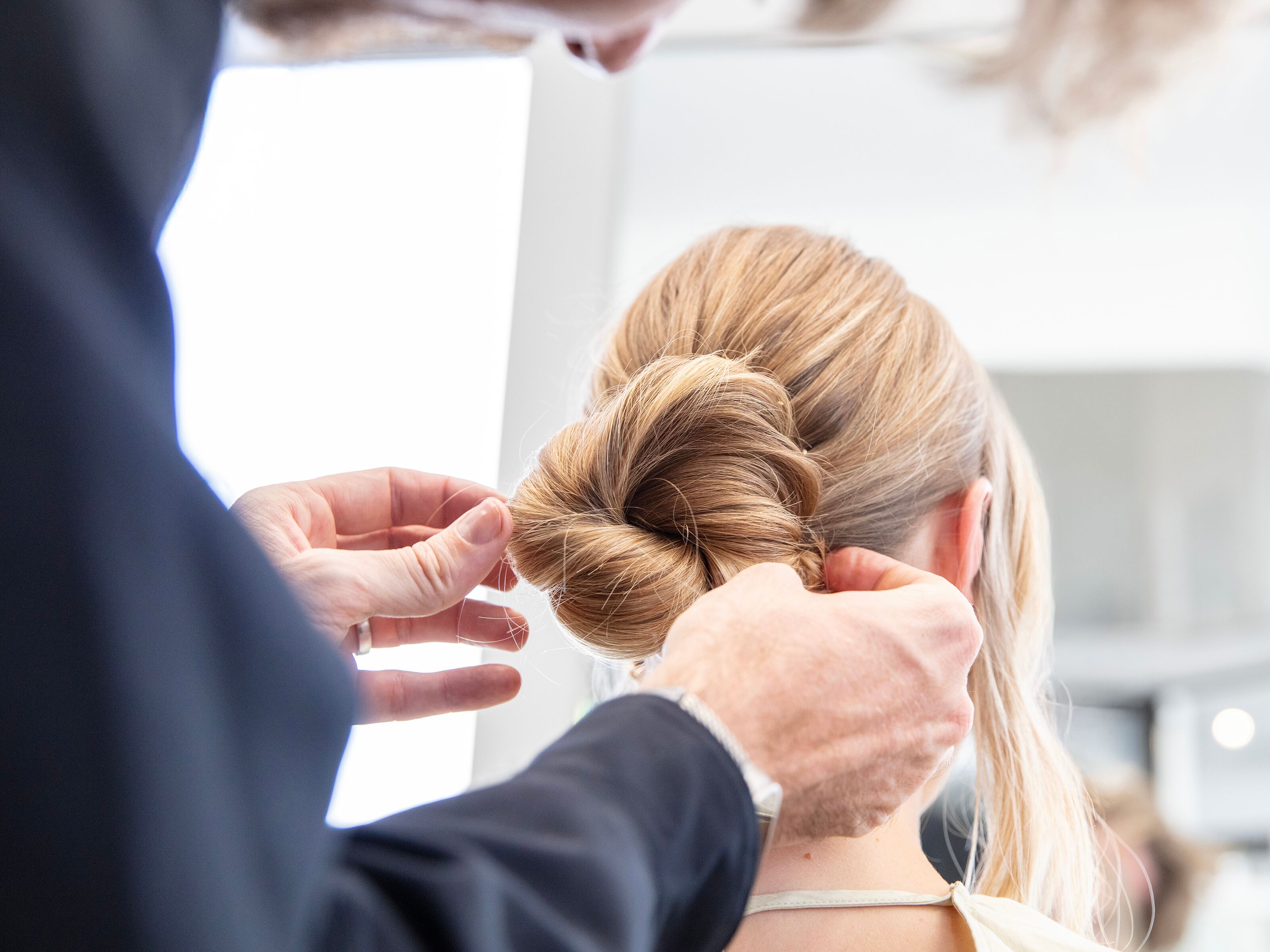 Brautfrisur JAN WAGNER Haare Lifestyle      